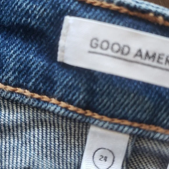 NEW! GOOD AMERICAN Deep Pocket Cut Off Denim Jean Shorts 24.